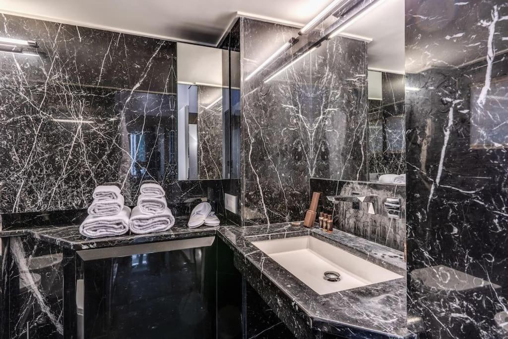 Appartamento Domus Mondrian Luxury House Roma Esterno foto